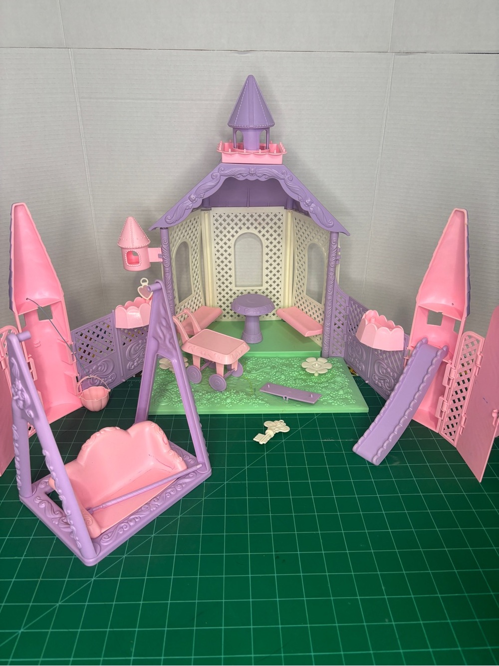 Vintage 1980’s Lady Lovely Locks Castle Playset & Accessories 1986 FLAWED